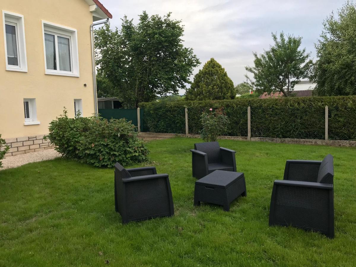 Gîte Parislande proche de Disneyland réservé exclusivement aux familles avec enfants Saint-Germain-sur-Morin Exterior foto