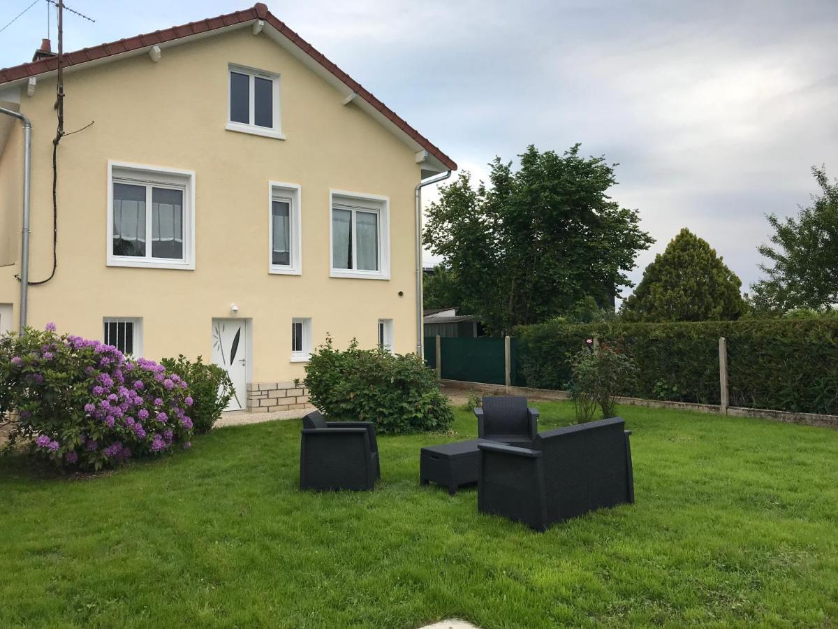 Gîte Parislande proche de Disneyland réservé exclusivement aux familles avec enfants Saint-Germain-sur-Morin Exterior foto