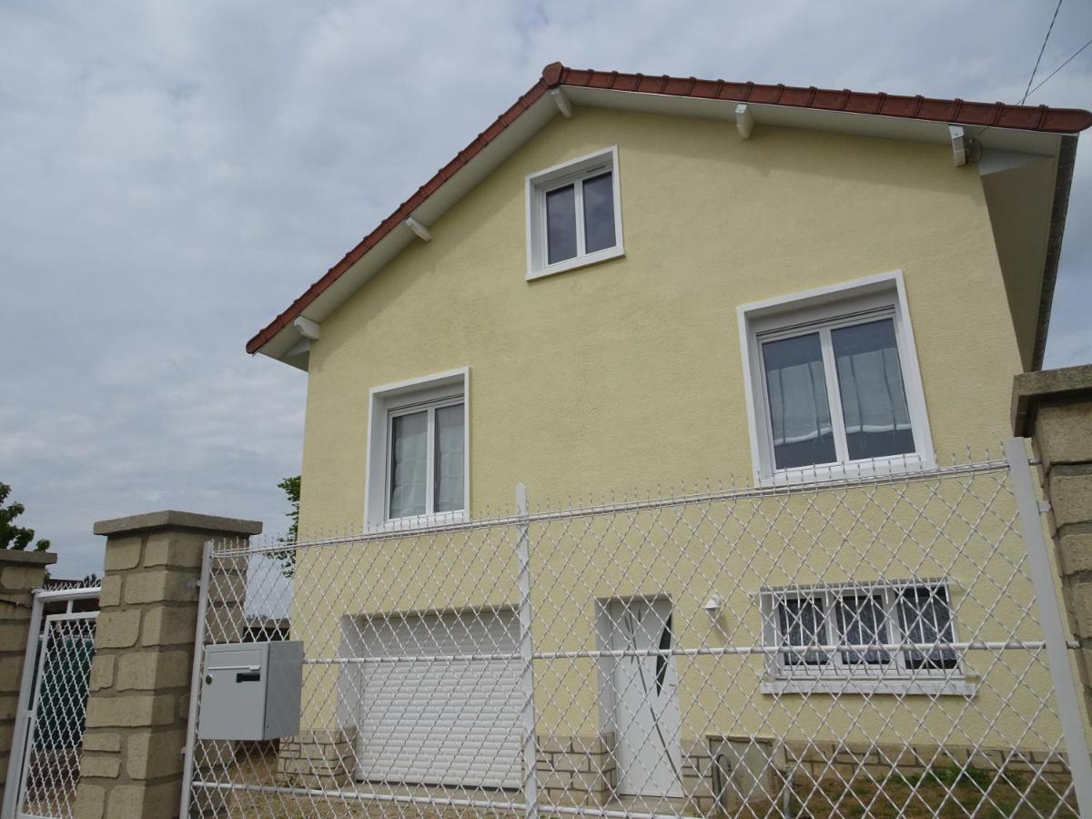 Gîte Parislande proche de Disneyland réservé exclusivement aux familles avec enfants Saint-Germain-sur-Morin Exterior foto